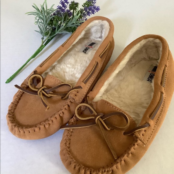Minnetonka Shoes - Minnetonka slippers with soles 9